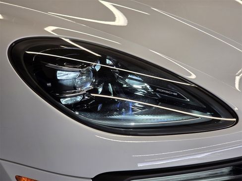 Used 2026 Porsche Macan image 28