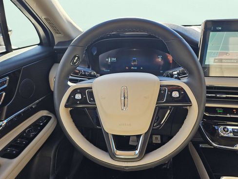 New 2026 Lincoln Corsair Reserve image 21