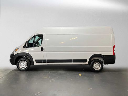 Used 2024 RAM ProMaster 2500 w/ Convenience Group FWD image 6