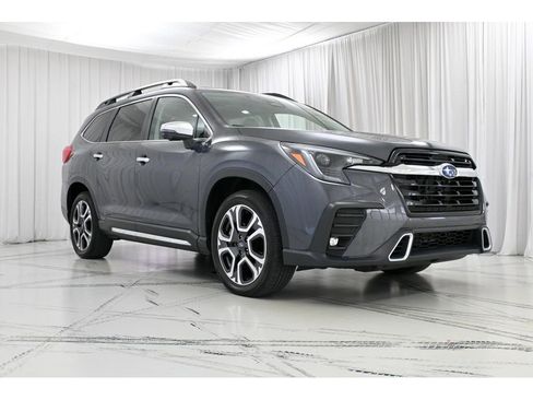 Used 2023 Subaru Ascent Touring image 2