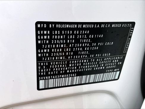 Used 2023 Volkswagen Tiguan SE w/ Panoramic Sunroof Package image 32