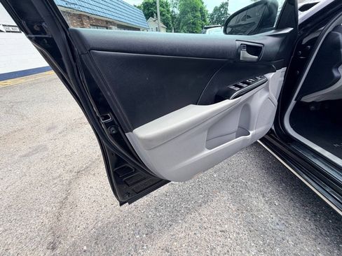 Used 2014 Toyota Camry LE FWD image 47