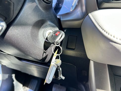 Used 2015 Toyota RAV4 XLE image 17