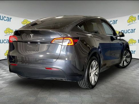 Used 2024 Tesla Model Y Long Range AWD/4WD image 6