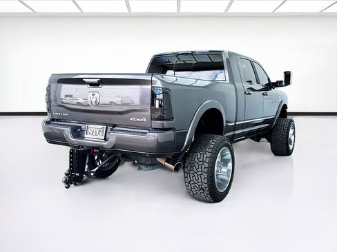 Used 2022 RAM 2500 Limited w/ Towing Technology Group image 4