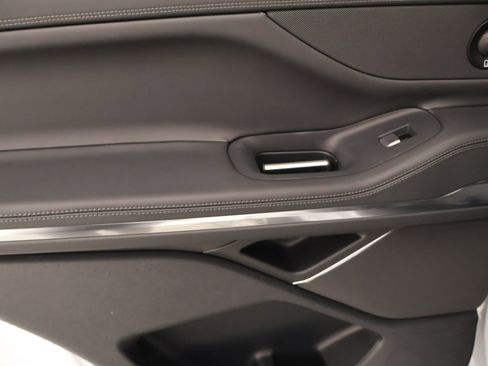 New 2026 Lincoln Navigator Premiere AWD/4WD image 17