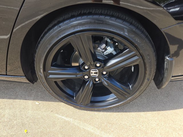 Used 2025 Honda Accord Sport image 9
