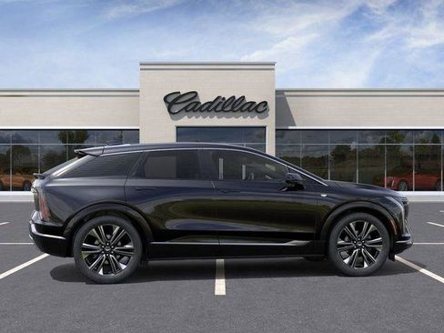 New 2026 Cadillac Optiq Luxury 2 RWD image 5