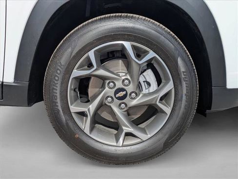 Used 2026 Chevrolet Trax LT FWD image 22