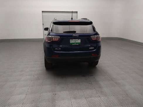 Used 2018 Jeep Compass Latitude w/ Popular Equipment Group AWD/4WD image 5