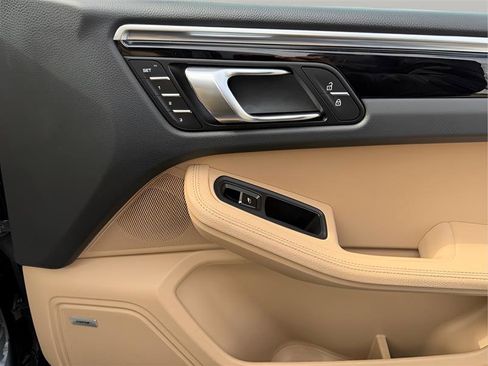 Used 2021 Porsche Macan S image 52