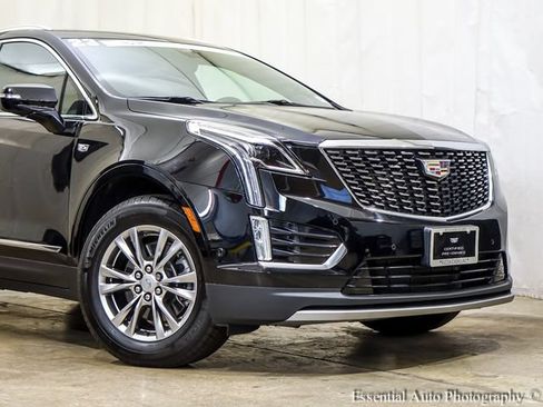 Certified 2023 Cadillac XT5 Premium Luxury w/ Technology Package FWD image 3