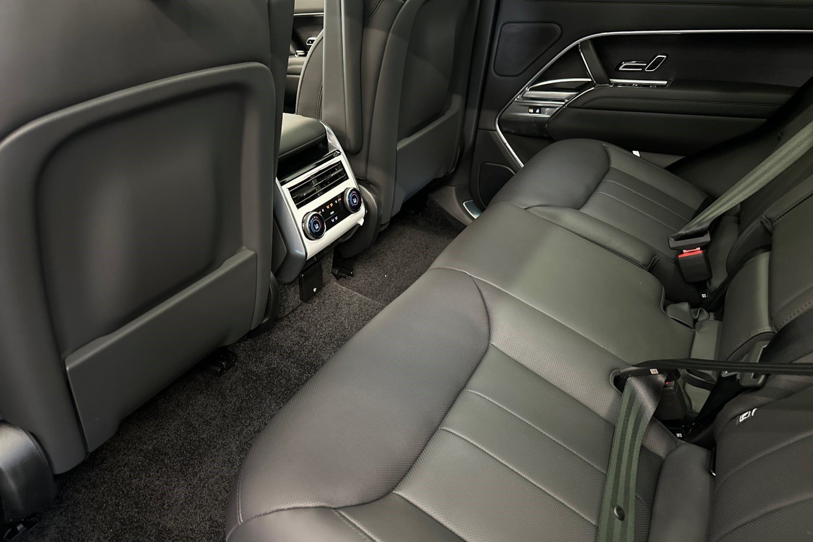 New 2026 Land Rover Range Rover SE AWD/4WD image 26