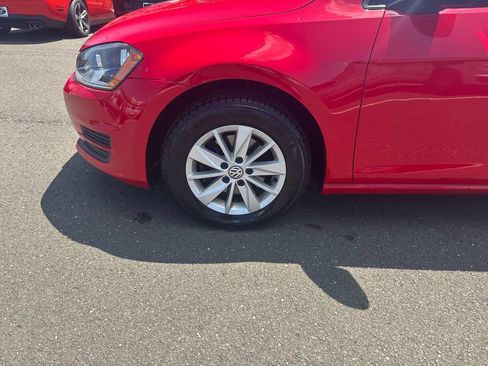 Used 2017 Volkswagen Golf S FWD image 27