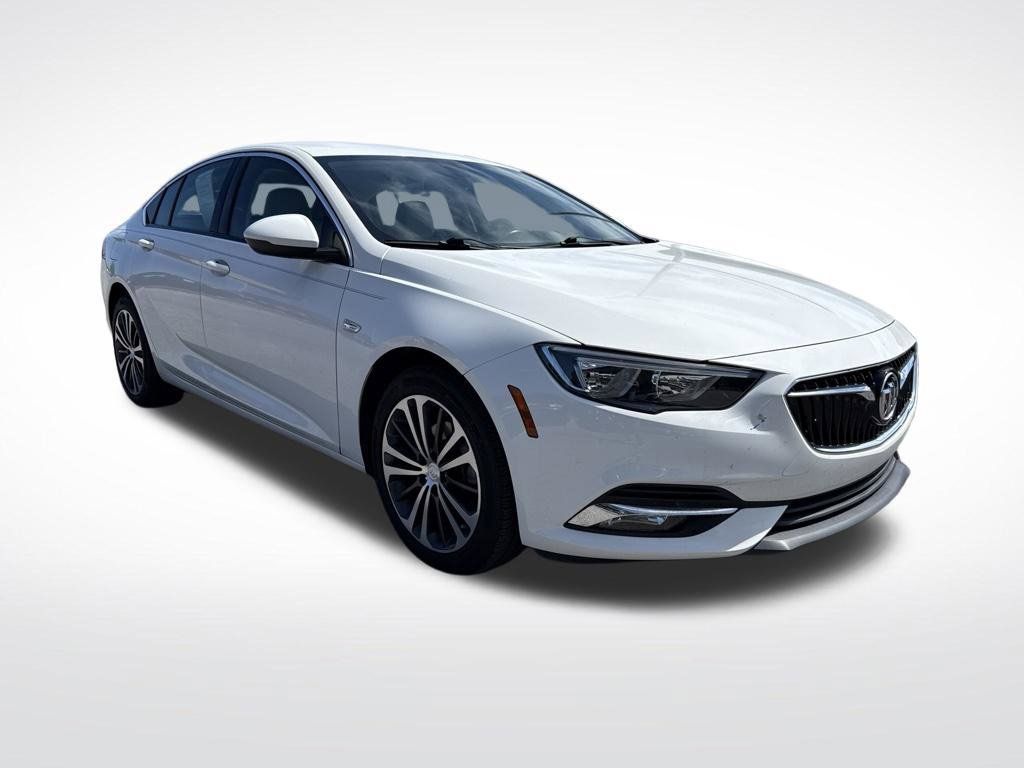 Used 2019 Buick Regal Essence w/ Sights and Sounds Package FWD image 2
