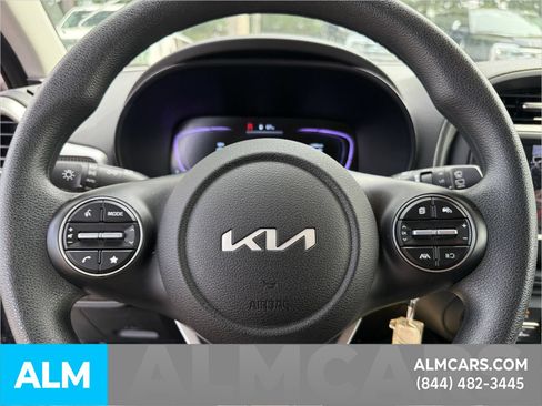 Used 2025 Kia Soul LX w/ LX Technology Package FWD image 20