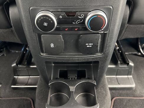 Used 2023 Ford Explorer Platinum w/ Technology Package AWD/4WD image 39