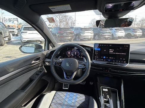 Used 2025 Volkswagen Golf R Black Edition image 26