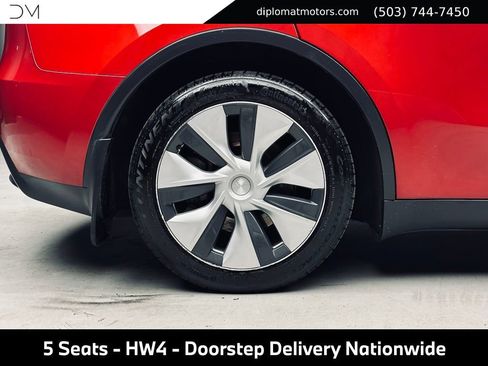 Used 2023 Tesla Model Y Long Range AWD/4WD image 39