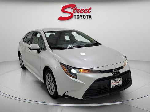 Certified 2024 Toyota Corolla LE FWD image 5