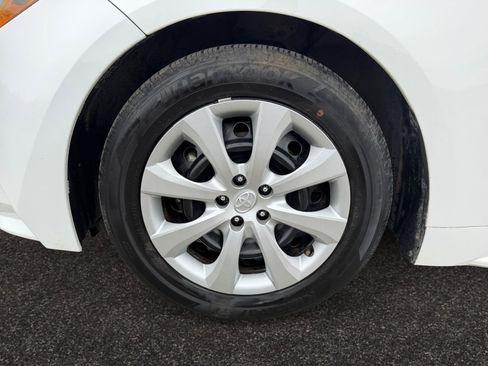 Used 2024 Toyota Corolla LE FWD image 14