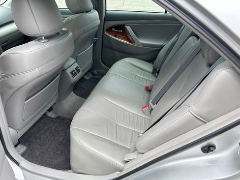 Used 2011 Toyota Camry XLE w/ XLE Extra-Value Pkg #2 FWD image 12