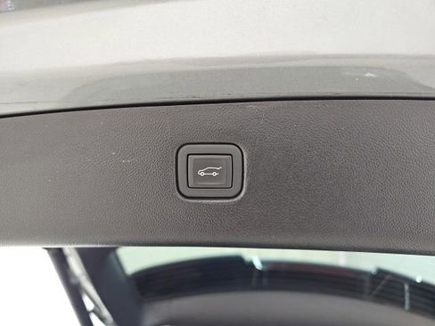 Used 2023 Chevrolet Blazer LT w/ Convenience Package FWD image 5