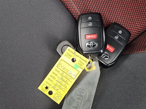 Used 2025 Toyota Corolla Cross AWD Hybrid image 32