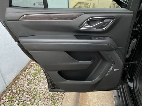 Used 2023 Chevrolet Tahoe LT w/ Luxury Package image 21