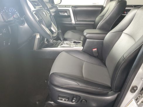 Used 2019 Toyota 4Runner SR5 Premium AWD/4WD image 11