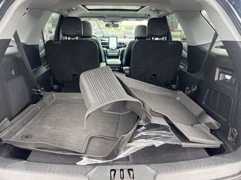 Certified 2022 Ford Explorer Limited w/ Limited Technology Package image 24