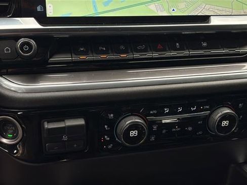 Used 2025 Chevrolet Silverado 1500 High Country image 26