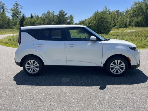 New 2025 Kia Soul LX image 8