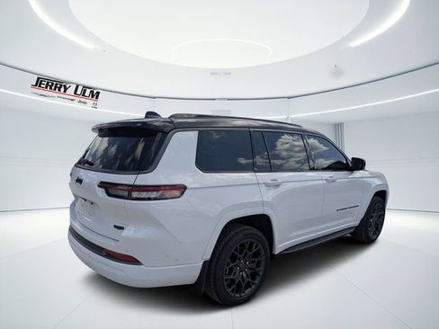 New 2026 Jeep Grand Cherokee L Summit w/ Obsidian Package AWD/4WD image 3
