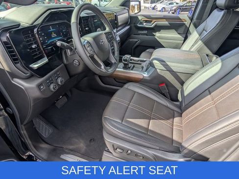 Used 2025 Chevrolet Silverado 1500 High Country w/ Midnight Edition AWD/4WD image 8