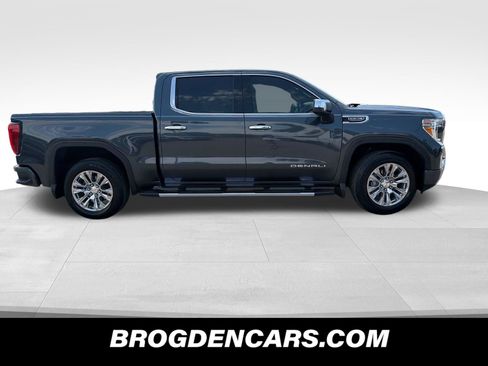Used 2022 GMC Sierra 1500 Denali w/ Technology Package AWD/4WD image 2
