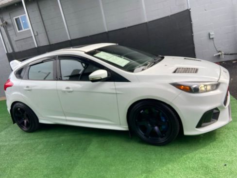 Used 2016 Ford Focus RS AWD/4WD image 3