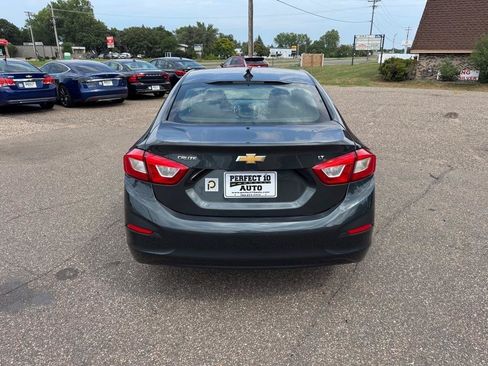 Used 2018 Chevrolet Cruze LT w/ Convenience Package FWD image 6