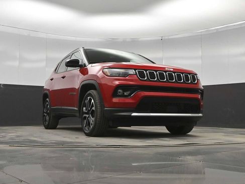 Used 2024 Jeep Compass Limited AWD/4WD image 30