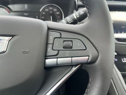 New 2025 Cadillac XT6 Luxury image 16