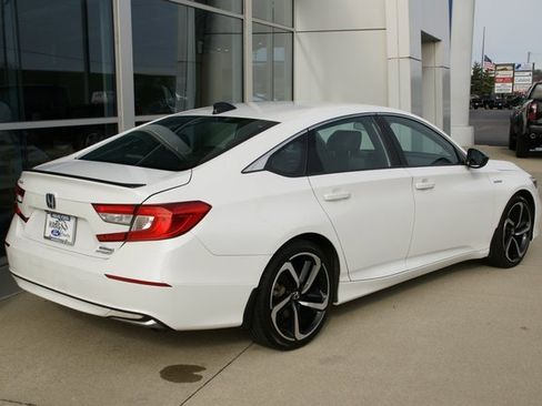 Used 2022 Honda Accord Sport image 3