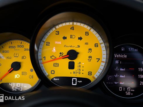 Used 2017 Porsche 911 Turbo S image 28