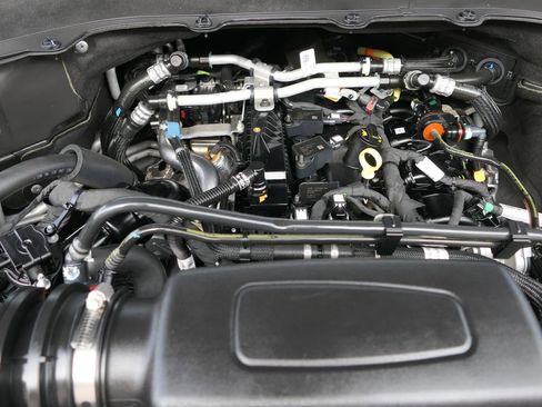 Used 2023 Ford Explorer XLT w/ Equipment Group 202A RWD image 31