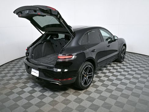 Certified 2020 Porsche Macan AWD/4WD image 30