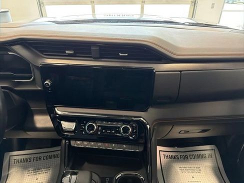 Used 2024 GMC Sierra 1500 AT4 w/ Technology Package AWD/4WD image 28