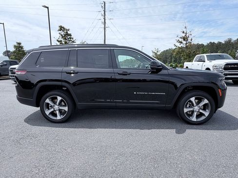 New 2026 Jeep Grand Cherokee L Limited RWD image 4