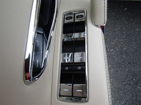 Used 2017 Bentley Flying Spur V8 image 11