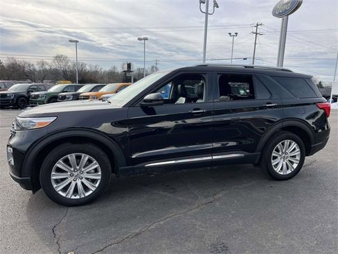 Certified 2022 Ford Explorer Limited w/ Equipment Group 301A image 3