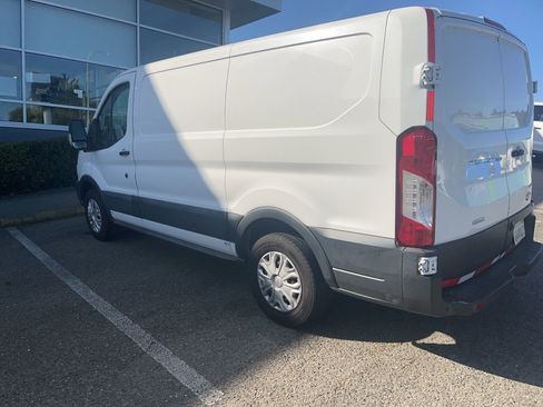 Used 2018 Ford Transit 250 130 Low Roof w/ Exterior Upgrade Package RWD image 4