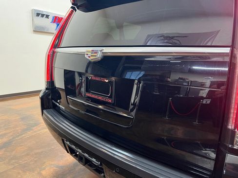 Used 2015 Cadillac Escalade ESV Luxury image 43